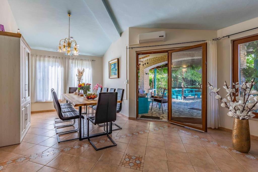 Istriensonne 0179 - Villa Romantika Mit Pool Ližnjan Εξωτερικό φωτογραφία